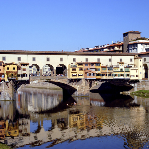 Понте-Веккьо (итал. Ponte Vecchio, Старый мост) — мост во Флоренции, расположенный в самом узком месте реки Арно, почти напротив галереи Уффици.