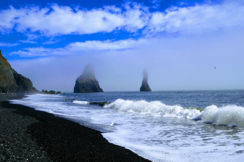 Черный пляж Рейнисфьяра в Исландии / Reynisfjara Black Sand Beach