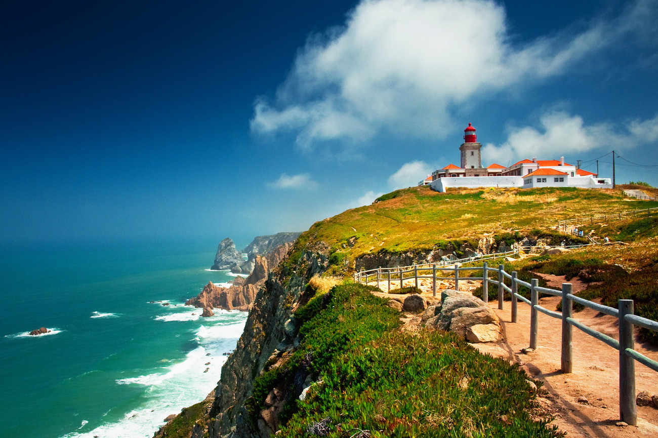 Мыс Рока (порт. Cabo da Roca) — самый западный мыс Евразийского континента, находится на территории Португалии, на Пиренейском полуострове. В эпоху Великих географических открытий именовался мысом Лиссабона.