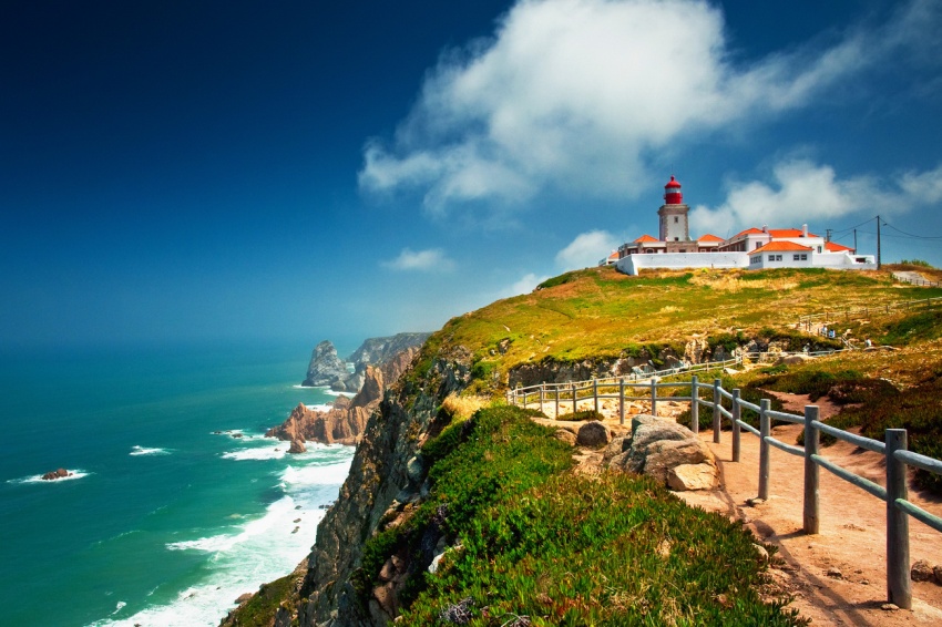 Мыс Рока (порт. Cabo da Roca) — самый западный мыс Евразийского континента, находится на территории Португалии, на Пиренейском полуострове. В эпоху Великих географических открытий именовался мысом Лиссабона.
