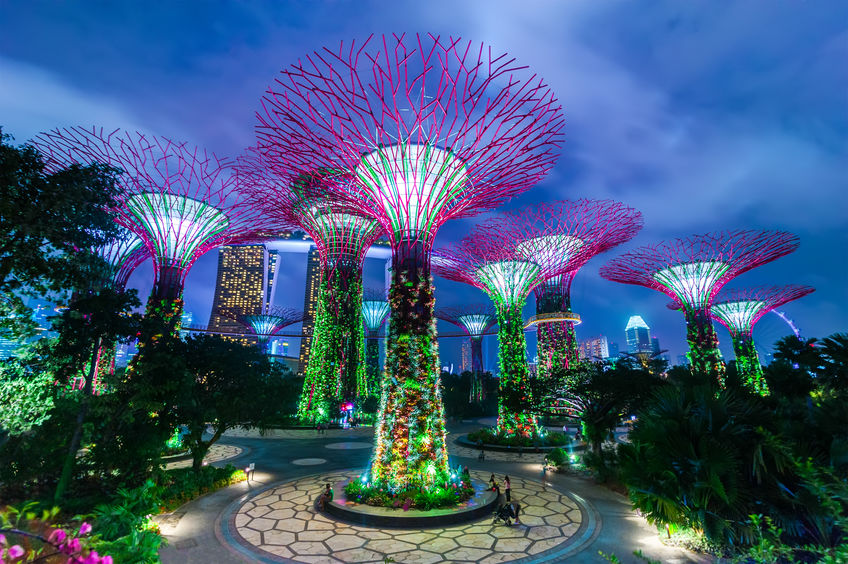 Парк деревьев в Сингапуре "Gardens by the Bay" - деревья аватар