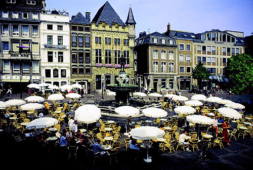 Фонтан Карла (Karlsbrunnen), Aachen