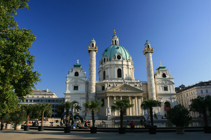 Карлскирхе (нем. Wiener Karlskirche) — католическая церковь, расположенная в южной части Карлсплац, в Вене. Находится на самом краю района Внутренний город рядом с Рингштрассе