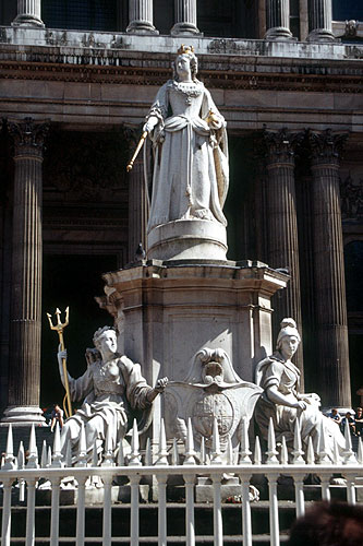 Статуя Королеве Анне перед Собором Св.Павлу / Queen-Anne-Statue vor der St. Pauls Cathedral, London